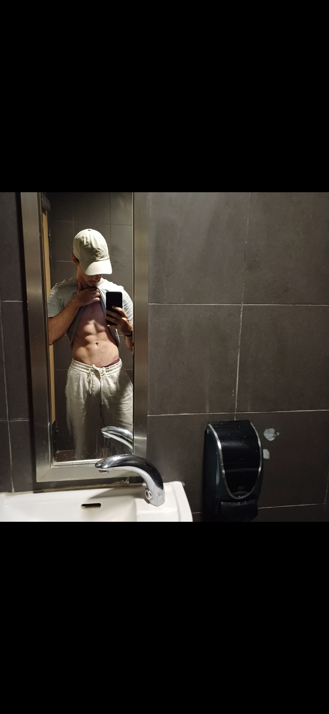 Profil de Alenzo, 21 ans, Cul Belgique à Blankenberge