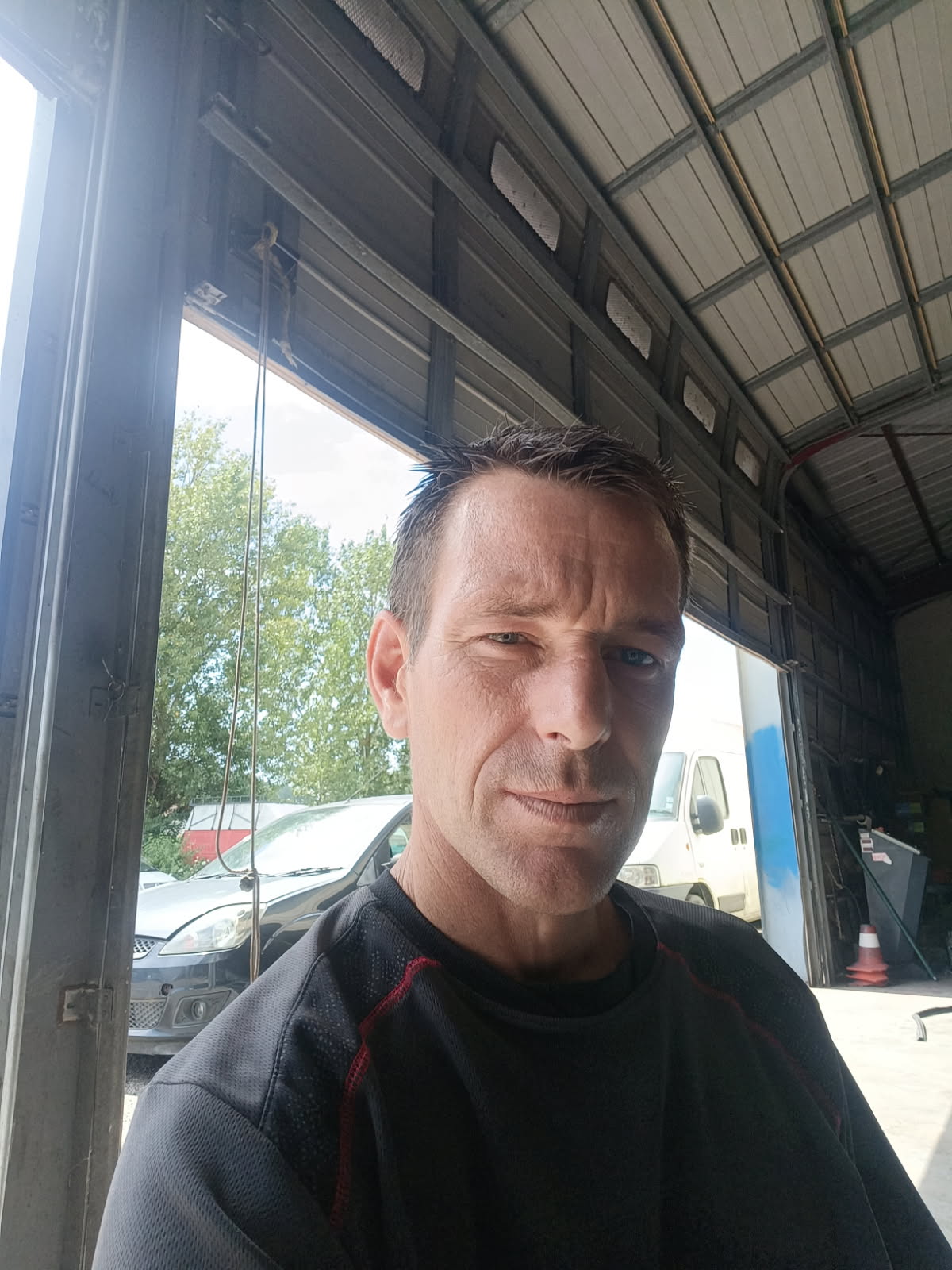 Profil de Bakoutoubo, 42 ans, Cul Belgique à Hastière